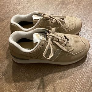 New Balance 574, beige, NWT, suede, 6.5